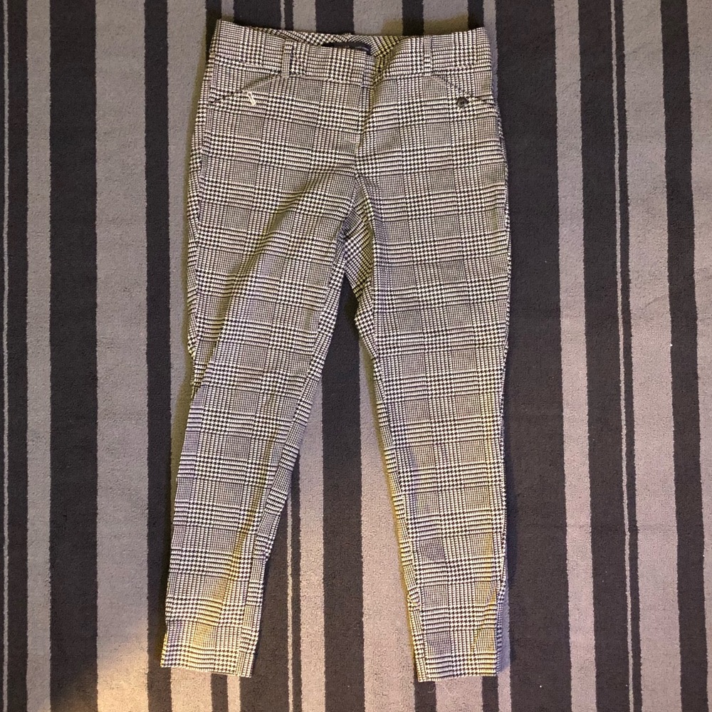 Slim fit women’s designer trousers with pattern